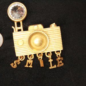 1980's Vintage Camera Broach with Rhinestone  Gold toned